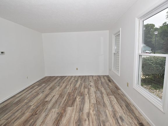 3rd image of 4341 Cross Creek Dr