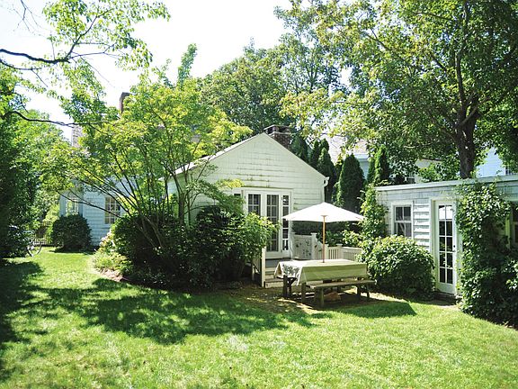 2nd image of 169 Madison St