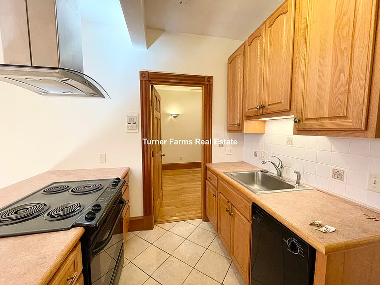 97 Myrtle St #1R — Photo 13