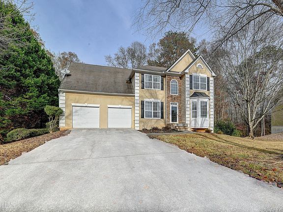 2nd image of 640 Stonecreek Way NE