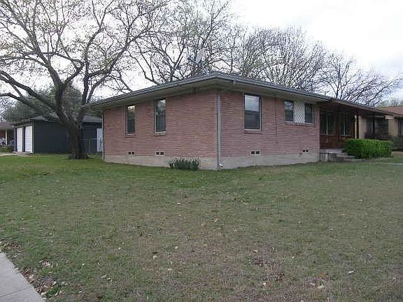 3rd image of 206 Dover Dr