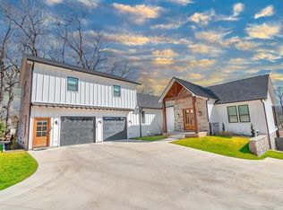5352 Bayshore Dr, Athens, TX 75752