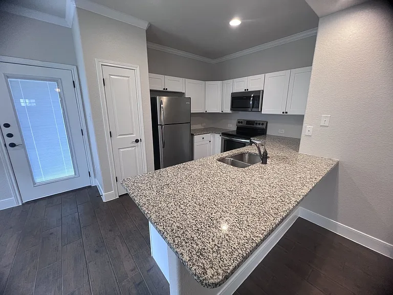 6302 Melanzane Ave #1 — Photo 7