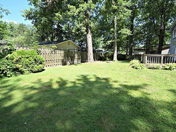2nd image of 844 Maplewood Ave