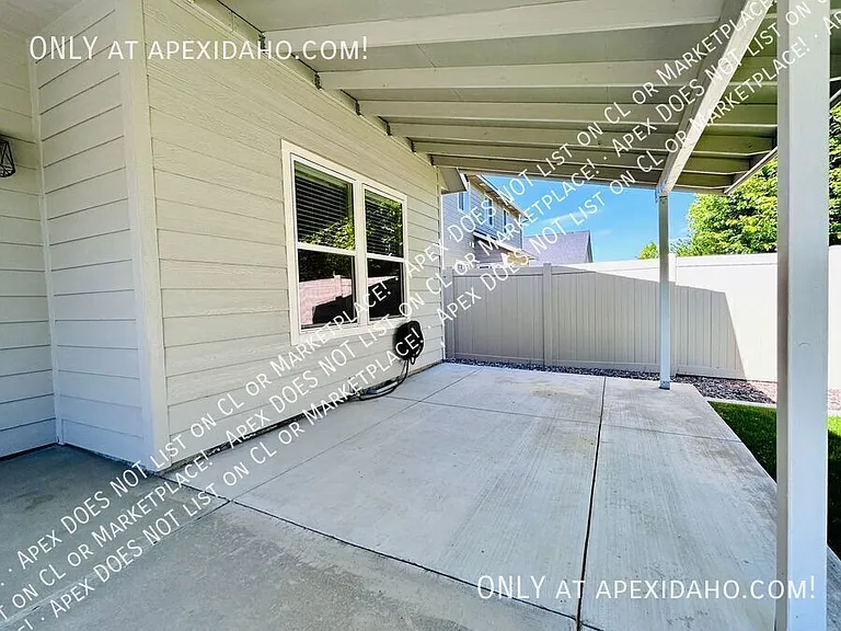 1354 E Argence St — Photo 28