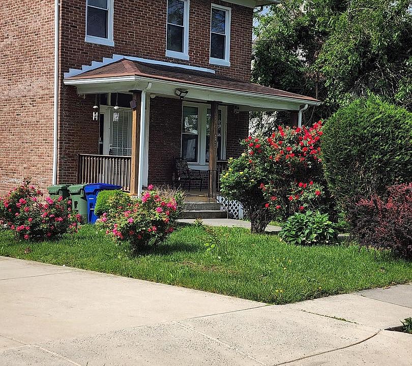 1st image of 2923 Woodland Ave