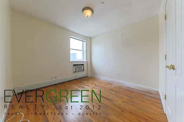 Rented by Evergreen Apartments BK | media 8