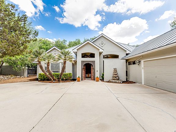 4th image of 14014 BLUFF MANOR DR
