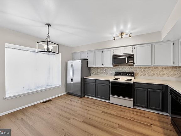 5th image of 764 Shropshire Dr #11