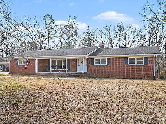 3rd image of 2401 Penninger Rd