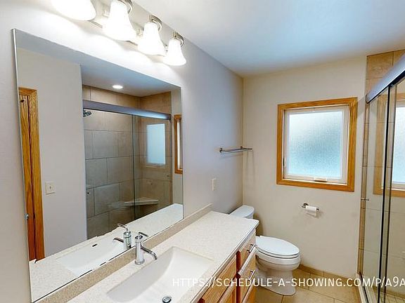 5th image of 830 S Lake St #4