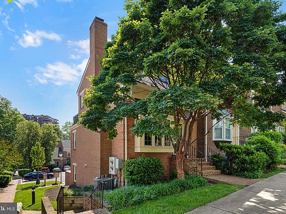 5th image of 2534 Fairfax Dr