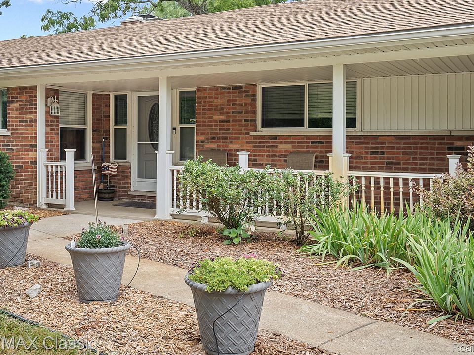 41700 W Eleven Mile Rd, photo 5