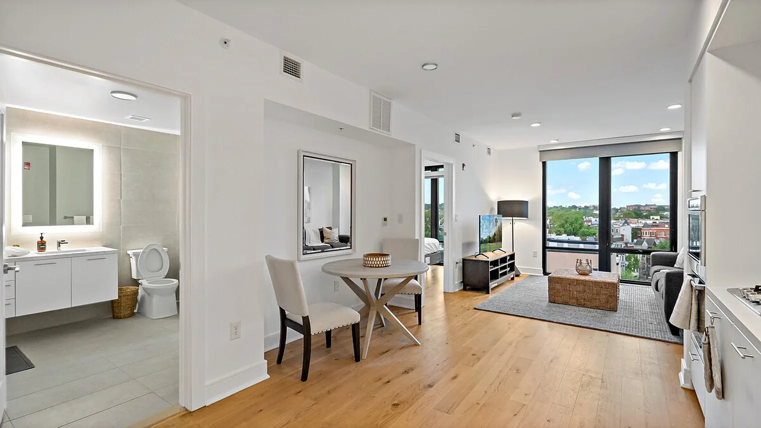 1 bed, 1.0 bath, $5,797 — Photo 2