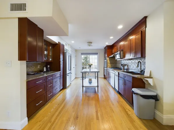 773 E 6th St Floor 2, Boston, MA 02127