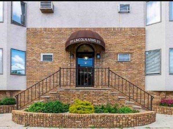 211-213 Prospect Ave
