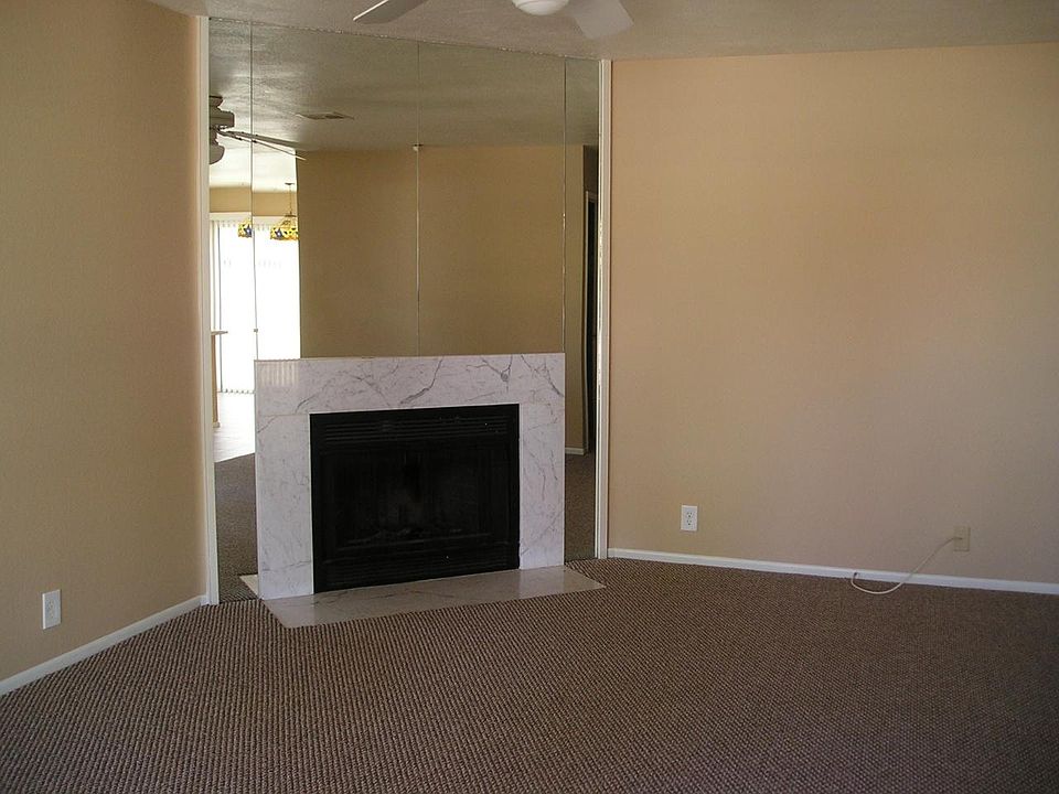 2nd image of 601 W Tonopah Dr Unit 4