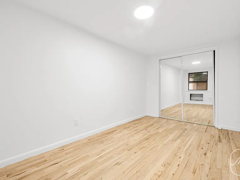 313 W 29th St #B — Photo 11