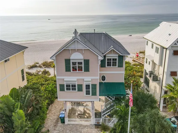 1104 Gulf Dr N, Bradenton Beach, FL 34217