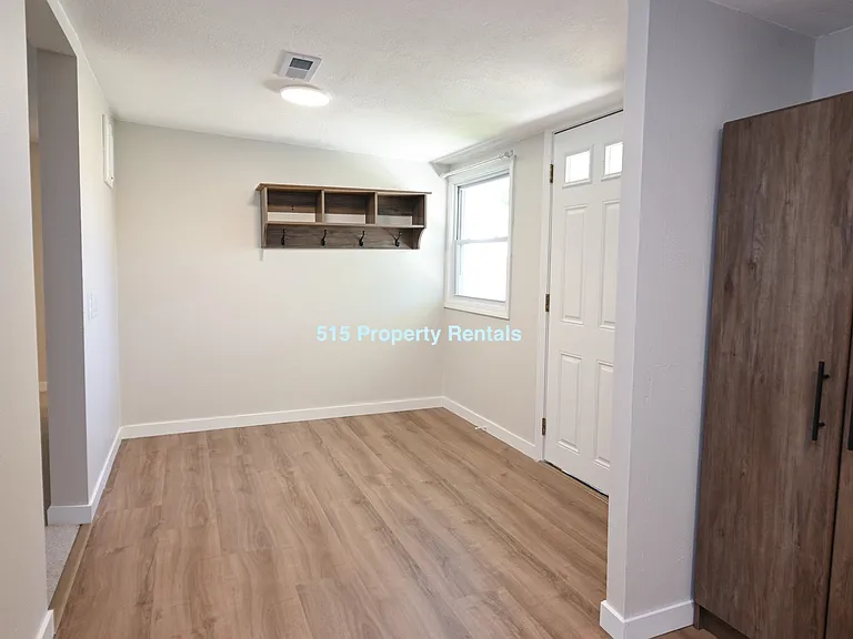 516 W Summit St — Photo 9
