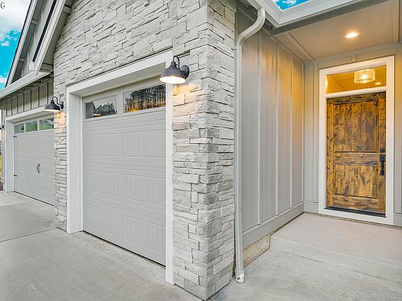 4th image of 516 W 20th Way