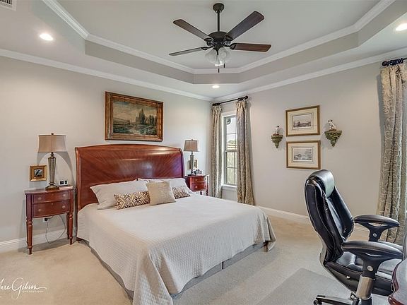 4th image of 207 Conti Way