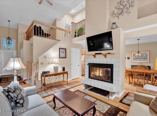 4 Beachwood Ct, Lake Harmony, PA