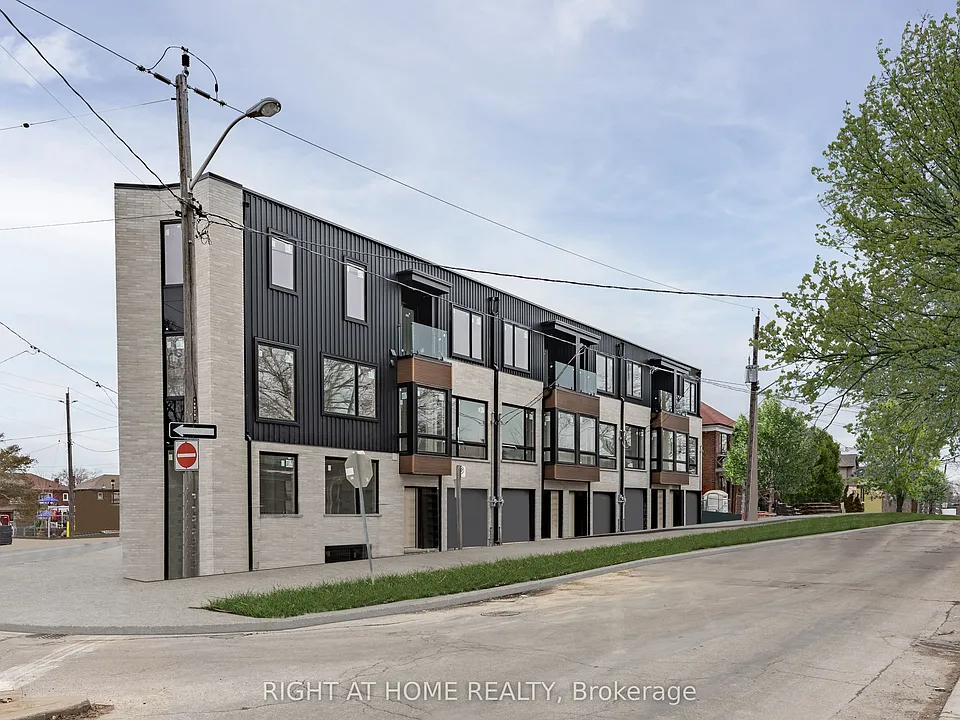 272 Atlas Ave