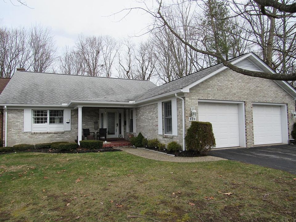 1st image of 626 Carriage Dr
