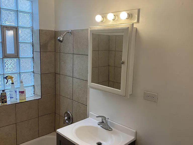 1645 N McVicker Ave #2 — Photo 10