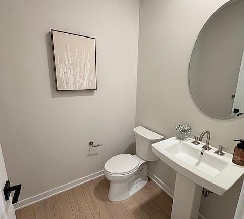 3rd image of 40 Grayson Ln