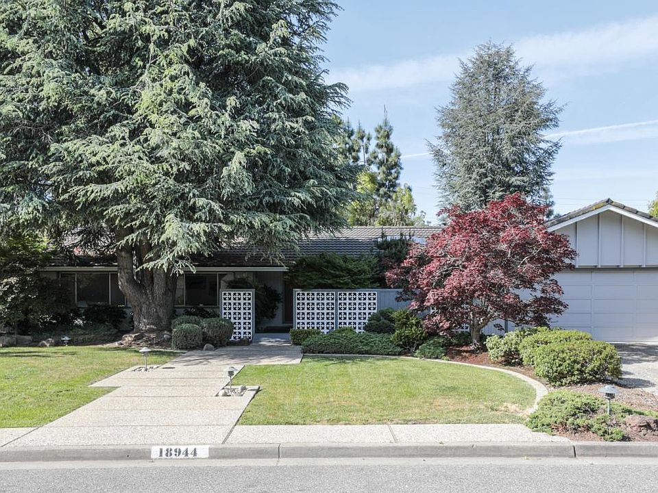 1st image of 18944 Mellon Dr