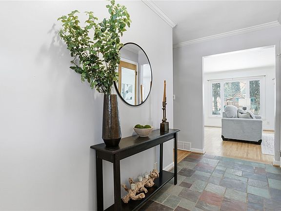 4th image of 56 Northwick Dr