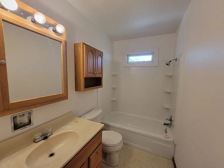 1223 Lilac Ln — Photo 8