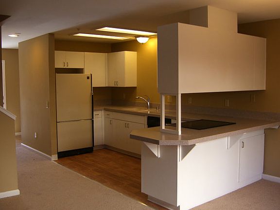 4th image of 106 Blue Bonnet Ln #3