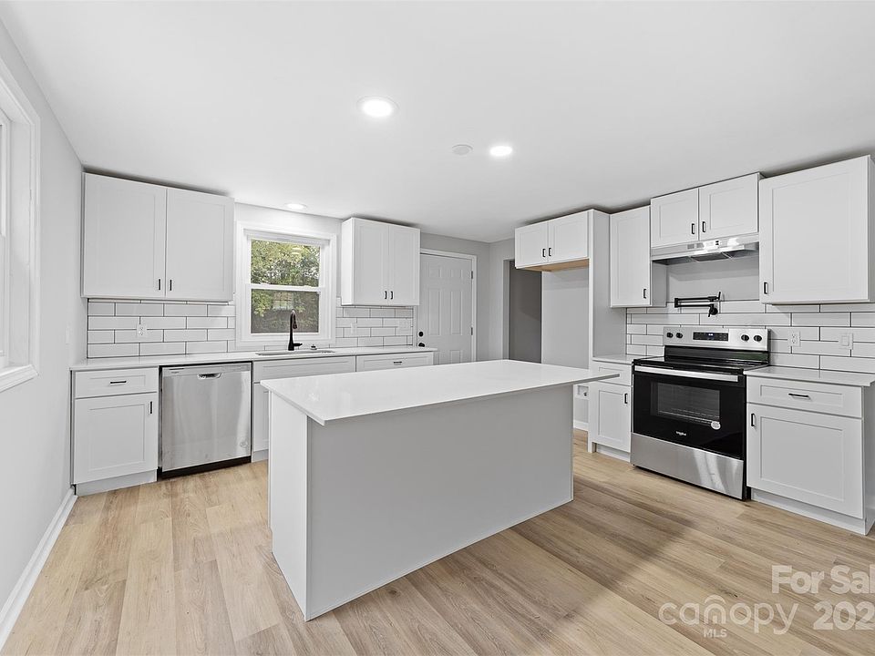 1st image of 115 E Georgia Ave