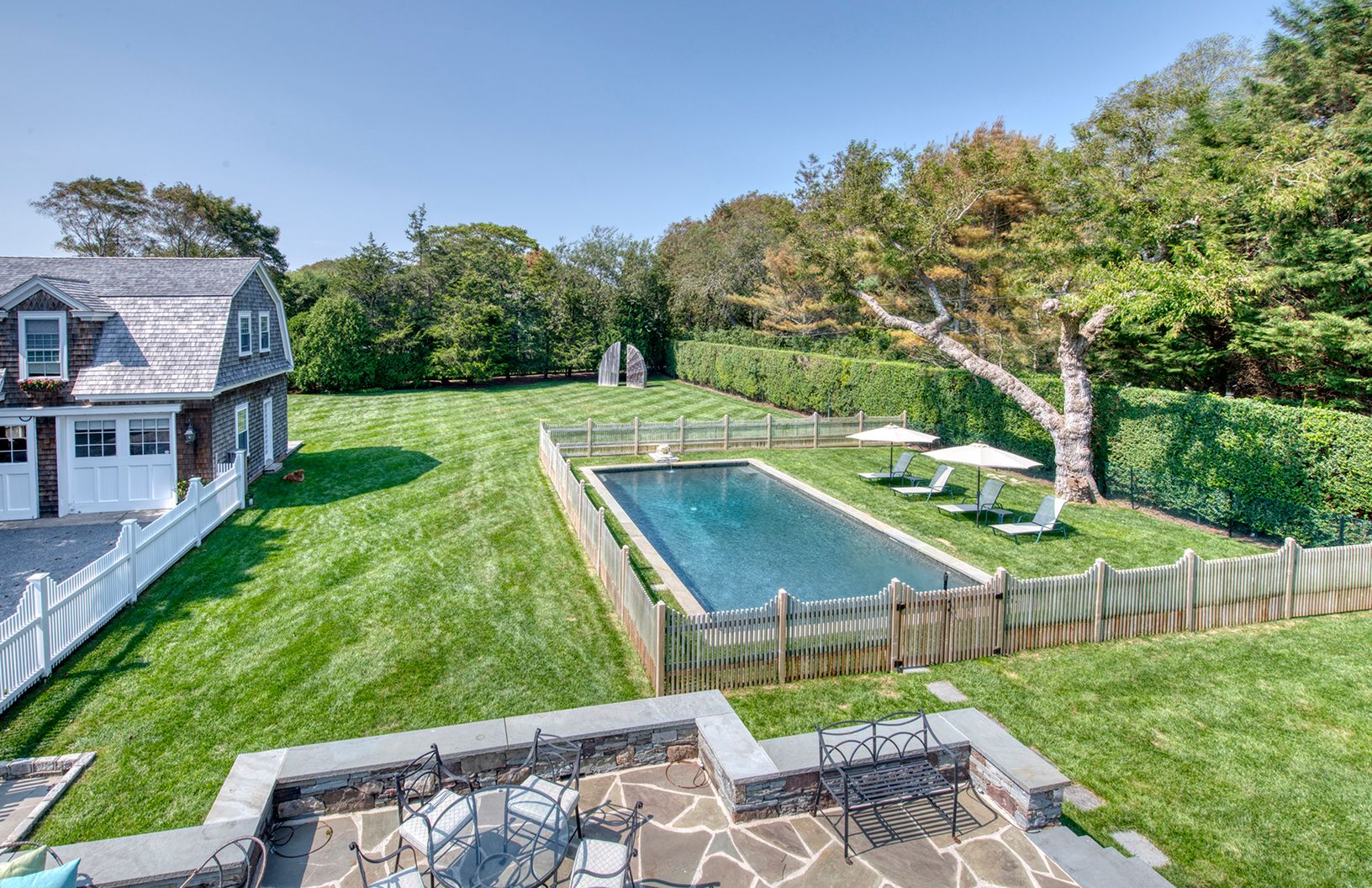  Pool/Rear Yard Expanse