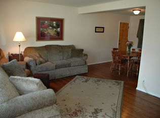 7115 Cheshire Ln, Saint Louis, MO
