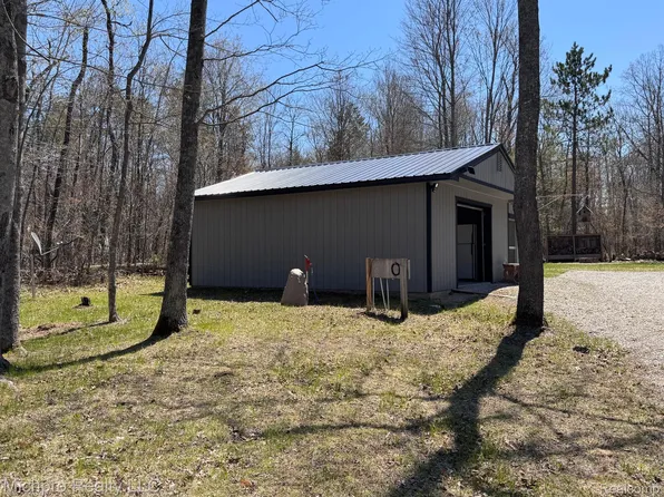 6891 Pine Tree Dr, Glennie, MI 48737