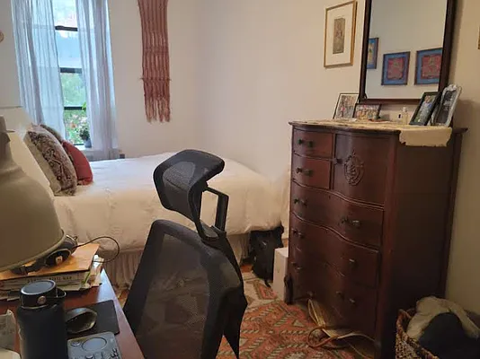 Rented by Chartwell Manhattan Realty | media 7