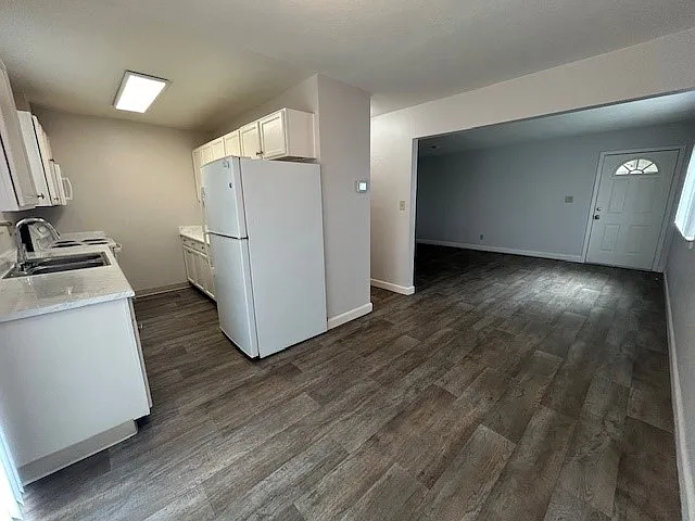 Building Photo - 8830 Sovereign Ct