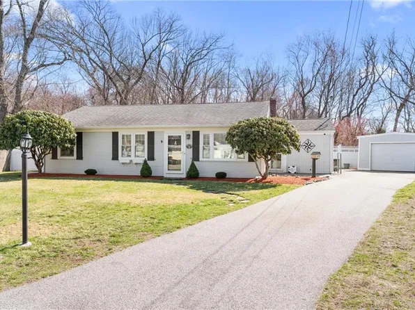 56 Star St, Warwick, RI 02888