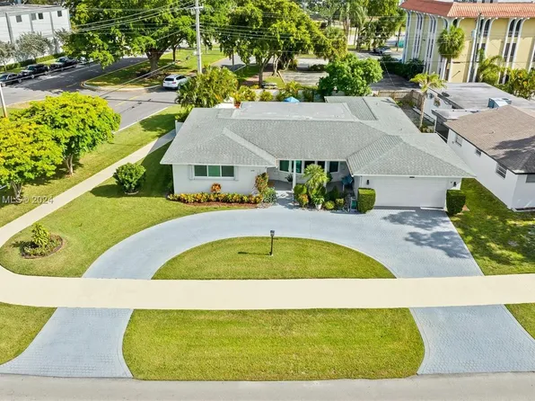 4000 N Circle Dr, Hollywood, FL 33021
