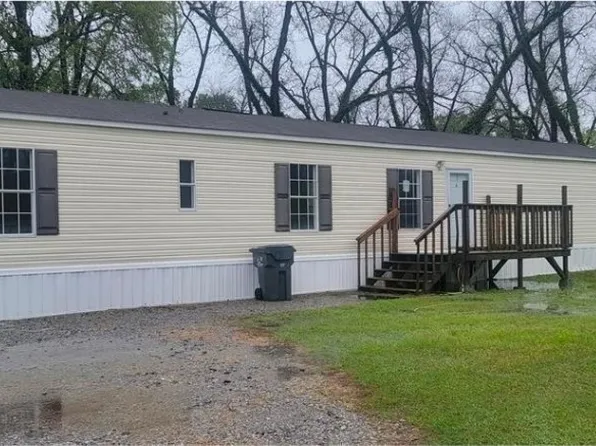 90 Guthrie Loop, Elmore, AL 36025