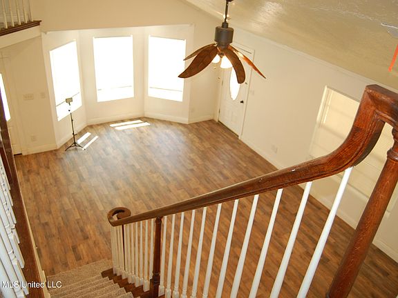 5th image of 1106 Resca De La Palma St