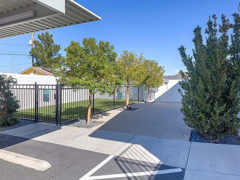 1937 Sunset Circle — Photo 18