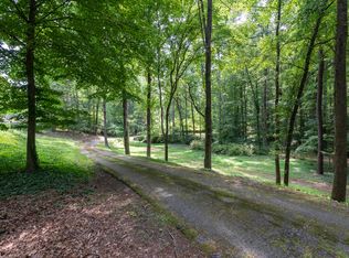 1340 W Garmon Rd, Sandy Springs, GA 30327