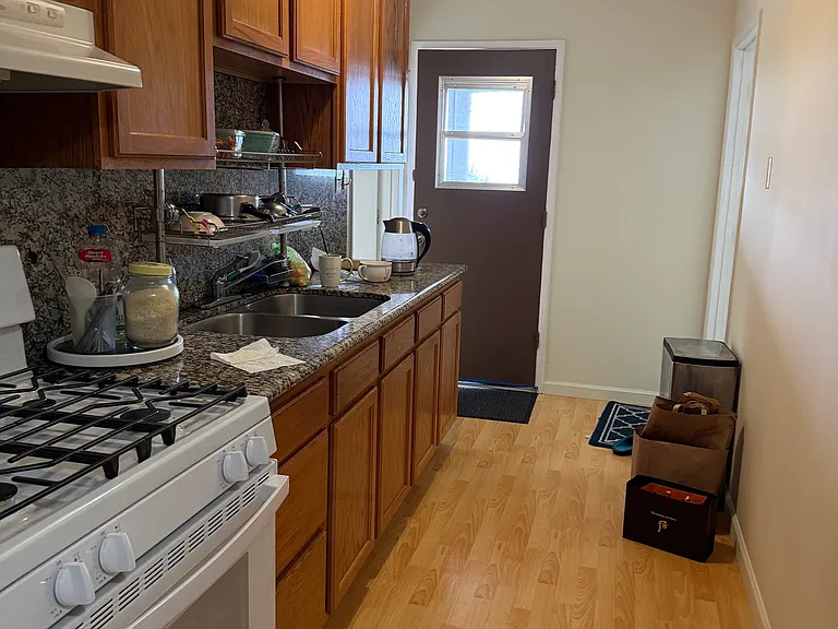 389 Crestmont Dr #B — Photo 14