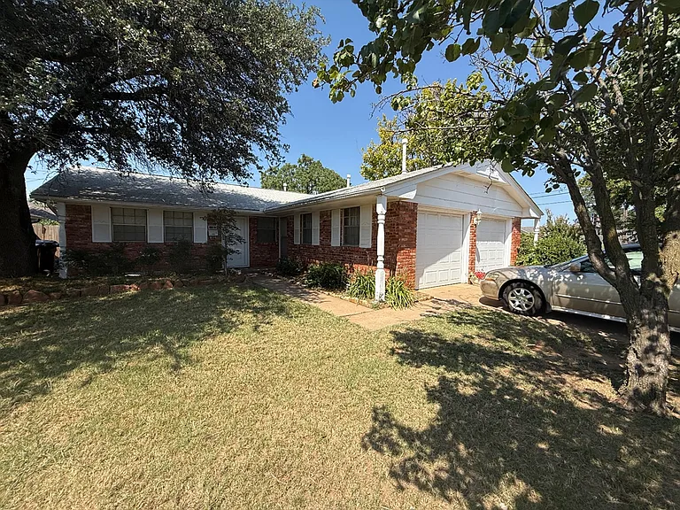 1101 NW 103rd St — Photo 3