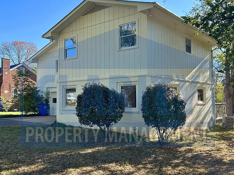 912 Fairmont Ave NW — Photo 4